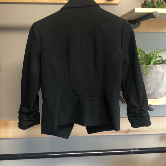 Express Cropped Suit Jacket - Picture 2 of 4